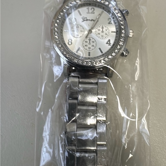 Silver Metal Watch - Picture 7 of 14